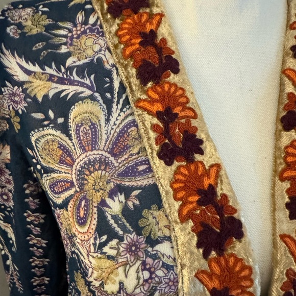 Soft Surrounding Size M Kimono/Cardigan with embroidery. Gorgeous - Picture 3 of 10